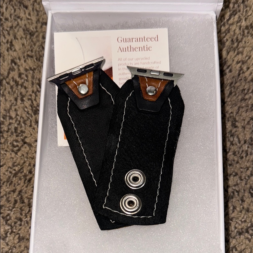 Spark*L Bow Band Leather Embossed For Apple Watch - image 2